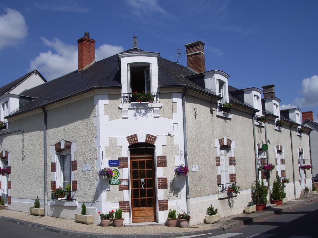 Les Glycines Bed & Breakfast Plaimpied-Givaudins Bagian luar foto