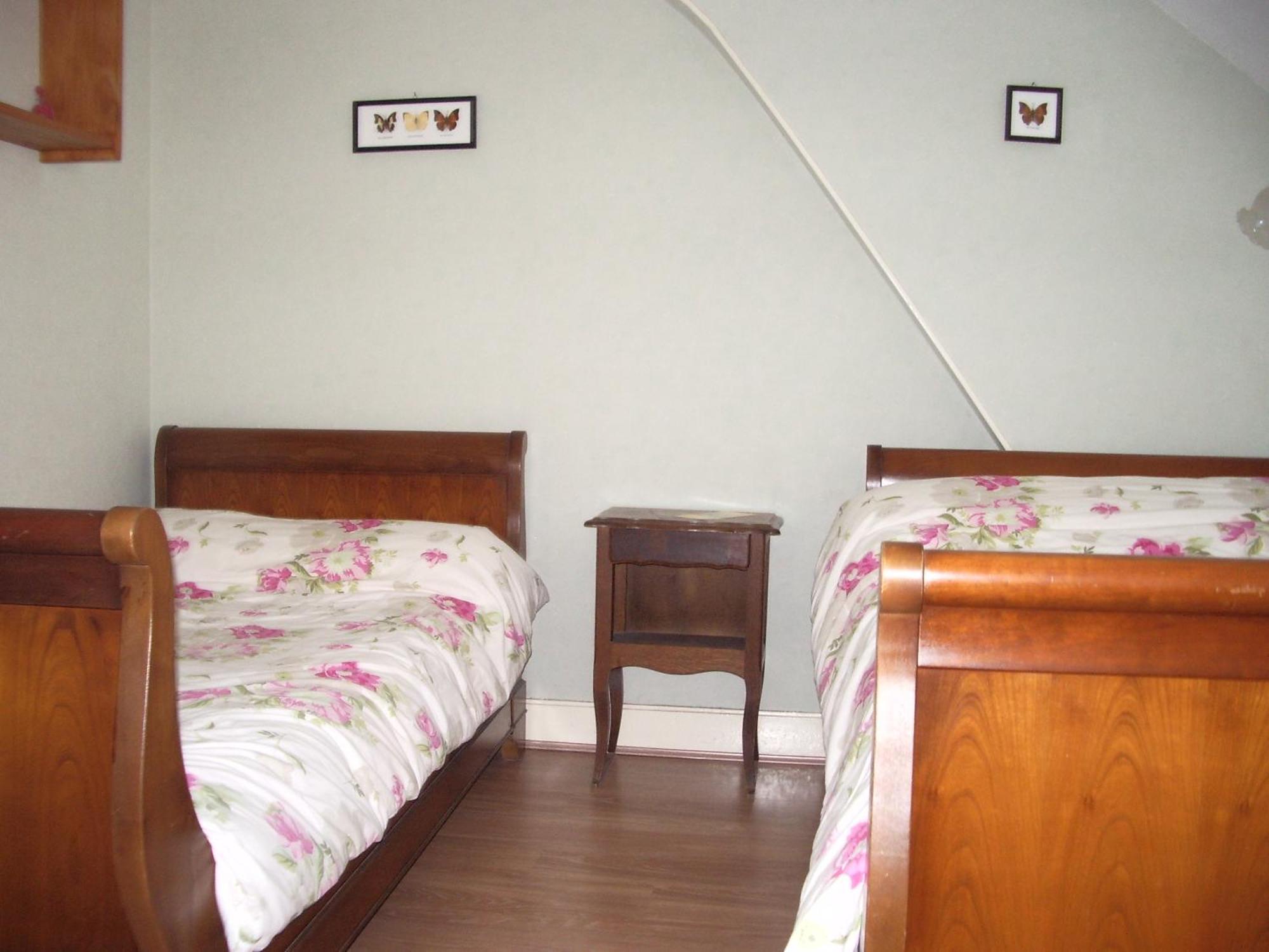 Les Glycines Bed & Breakfast Plaimpied-Givaudins Bagian luar foto